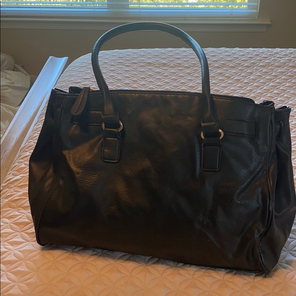 Large Handbag - Picture 2 of 3